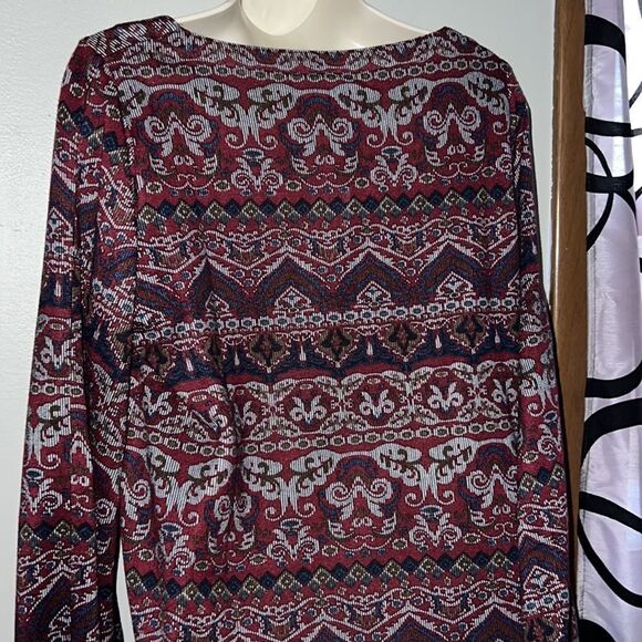 Simply Noelle longer length top in burgundy with open sleeve detailing size S - Picture 6 of 11